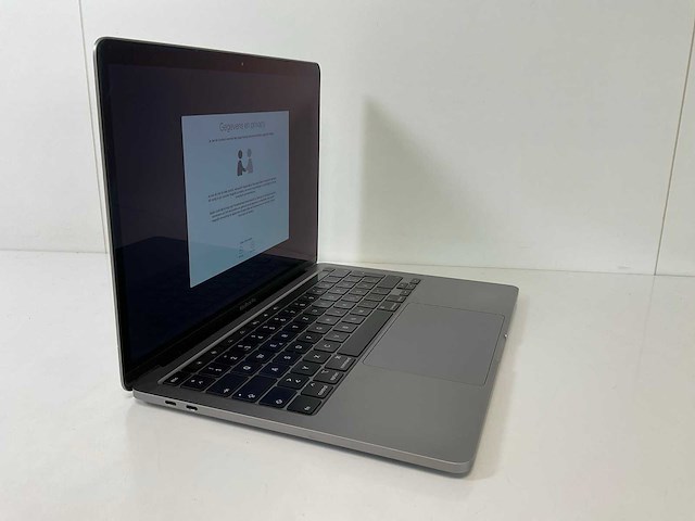 Apple macbook pro 13.3”, core(tm) i7 10th gen, 16 gb ram, 500 gb nvme laptop - afbeelding 2 van  6