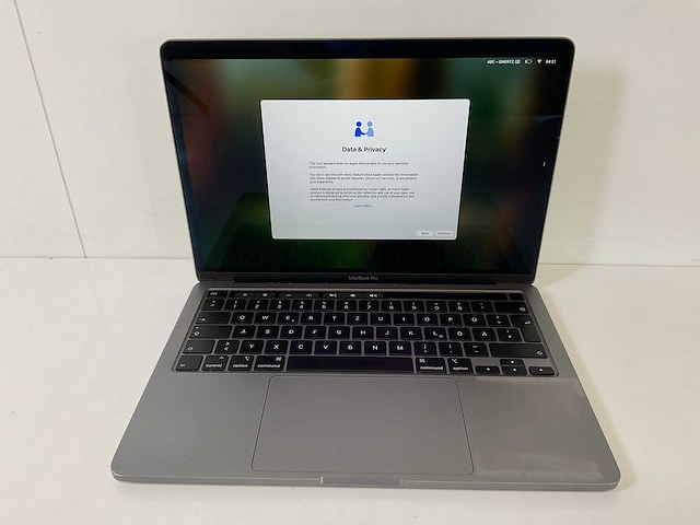 Apple macbook pro 13.3”, core(tm) i7 10th gen, 16 gb ram, 500 gb nvme laptop - afbeelding 1 van  7