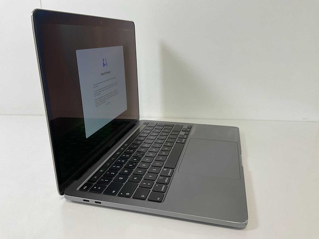 Apple macbook pro 13.3”, core(tm) i7 10th gen, 16 gb ram, 500 gb nvme laptop - afbeelding 2 van  7