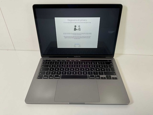 Apple macbook pro 13.3”, core(tm) i7 10th gen, 16 gb ram, 500 gb nvme laptop - afbeelding 1 van  7