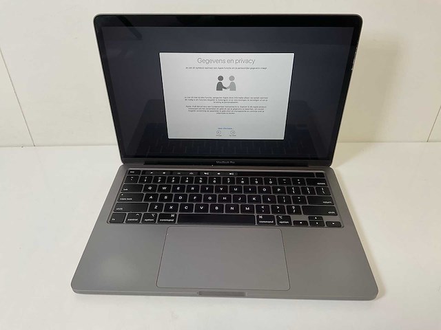Apple macbook pro 13.3”, core(tm) i7 10th gen, 16 gb ram, 500 gb nvme laptop - afbeelding 1 van  7