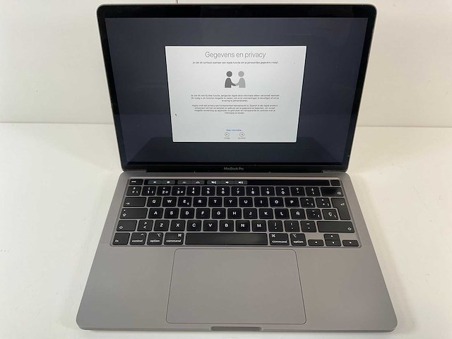 Apple macbook pro 13,3”, core(tm) i7 10th gen, 16 gb ram, 500 gb nvme laptop - afbeelding 1 van  7
