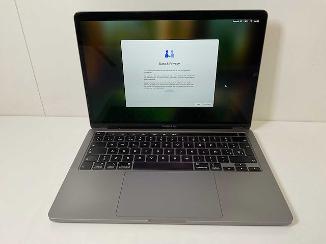 Apple macbook pro 13.3”, core(tm) i7 10th gen, 16 gb ram, 500 gb nvme laptop - afbeelding 1 van  7