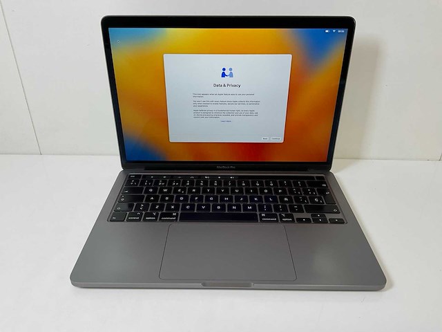 Apple macbook pro 13.3”, core(tm) i7 10th gen, 16 gb ram, 500 gb nvme laptop - afbeelding 1 van  7