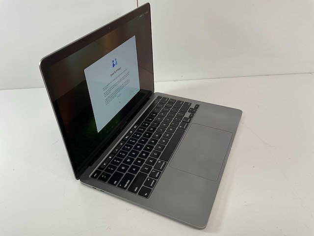 Apple macbook pro 13.3”, core(tm) i7 10th gen, 16 gb ram, 500 gb nvme laptop - afbeelding 1 van  7