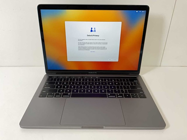 Apple macbook pro 13.3”, core(tm) i7 8th gen, 16 gb ram, 1 tb nvme laptop - afbeelding 1 van  7