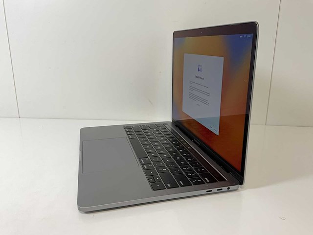 Apple macbook pro 13.3”, core(tm) i7 8th gen, 16 gb ram, 1 tb nvme laptop - afbeelding 3 van  7
