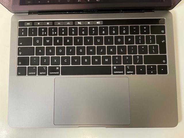 Apple macbook pro 13.3”, core(tm) i7 8th gen, 16 gb ram, 1 tb nvme laptop - afbeelding 4 van  7