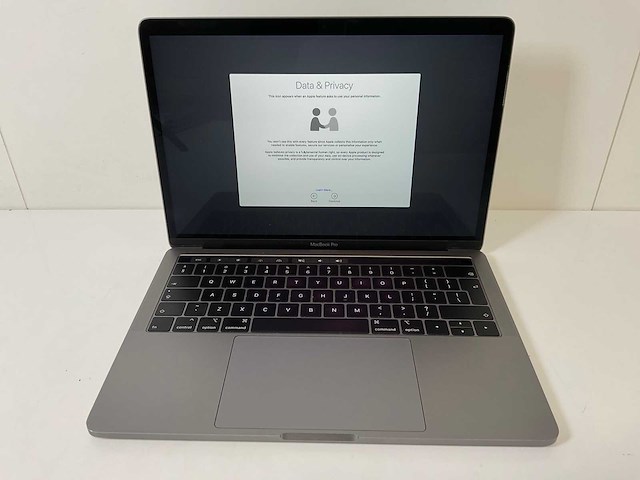 Apple macbook pro 13.3”, core(tm) i7 8th gen, 16 gb ram, 1 tb nvme laptop - afbeelding 1 van  8