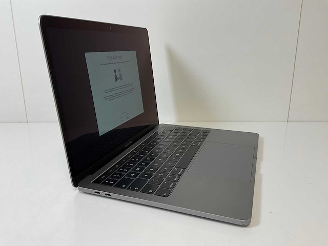 Apple macbook pro 13.3”, core(tm) i7 8th gen, 16 gb ram, 1 tb nvme laptop - afbeelding 2 van  8