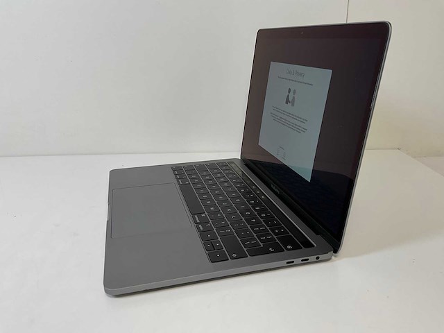 Apple macbook pro 13.3”, core(tm) i7 8th gen, 16 gb ram, 1 tb nvme laptop - afbeelding 3 van  8