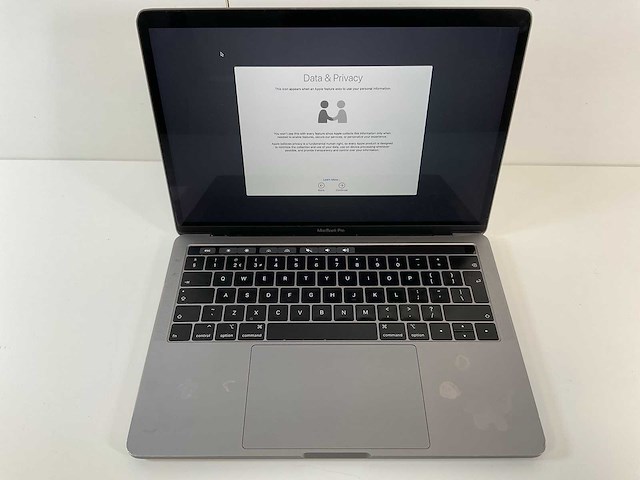 Apple macbook pro 13,3”, core(tm) i7 8th gen, 16 gb ram, 1 tb nvme laptop - afbeelding 1 van  7