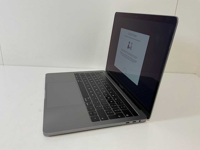 Apple macbook pro 13.3”, core(tm) i7 8th gen, 16 gb ram, 251 gb nvme laptop - afbeelding 3 van  8