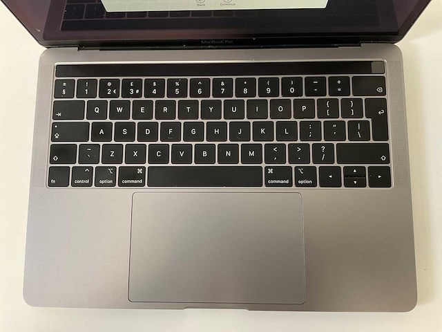 Apple macbook pro 13.3”, core(tm) i7 8th gen, 16 gb ram, 251 gb nvme laptop - afbeelding 4 van  8