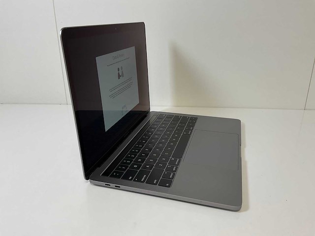 Apple macbook pro 13.3”, core(tm) i7 8th gen, 16 gb ram, 251 gb nvme laptop - afbeelding 2 van  7