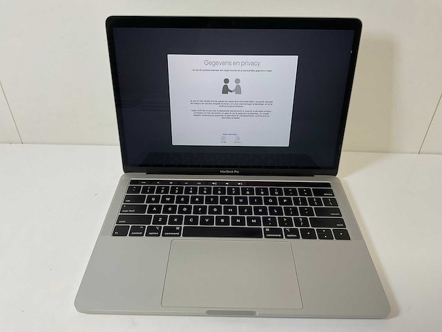 Apple macbook pro 13.3”, core(tm) i7 8th gen, 16 gb ram, 251 gb nvme laptop - afbeelding 1 van  7