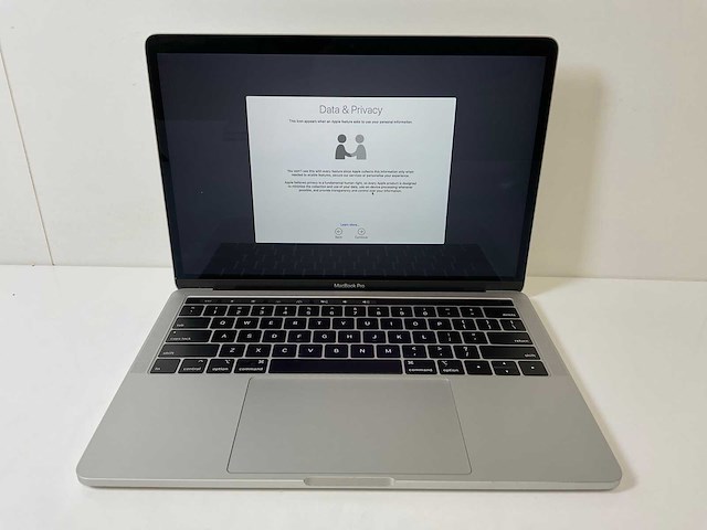 Apple macbook pro 13.3”, core(tm) i7 8th gen, 16 gb ram, 251 gb nvme laptop - afbeelding 1 van  7
