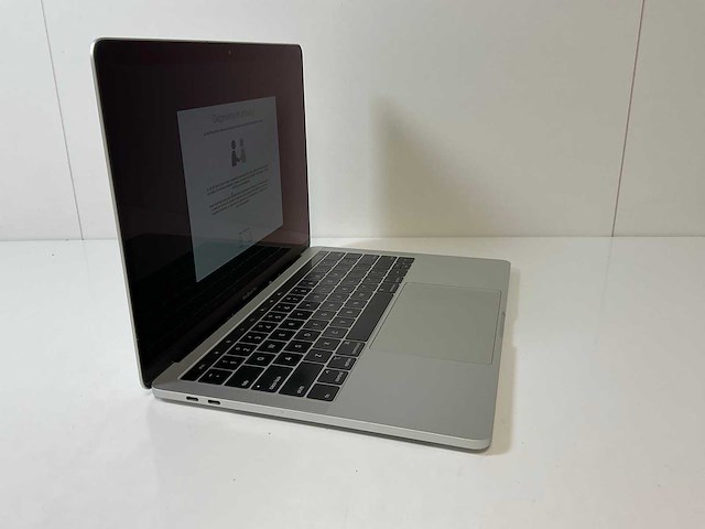 Apple macbook pro 13.3”, core(tm) i7 8th gen, 16 gb ram, 251 gb nvme laptop - afbeelding 2 van  7