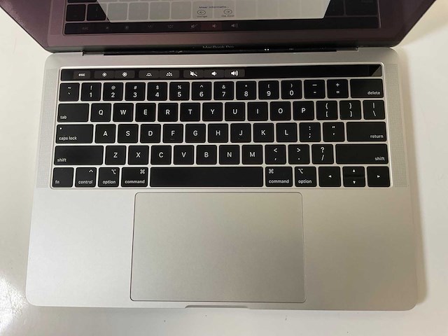 Apple macbook pro 13.3”, core(tm) i7 8th gen, 16 gb ram, 251 gb nvme laptop - afbeelding 4 van  7