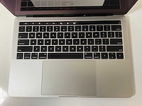 Apple macbook pro 13.3”, core(tm) i7 8th gen, 16 gb ram, 251 gb nvme laptop - afbeelding 4 van  7