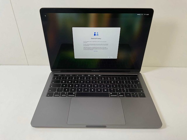 Apple macbook pro 13.3”, core(tm) i7 8th gen, 16 gb ram, 251 gb nvme laptop - afbeelding 1 van  7