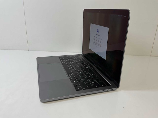 Apple macbook pro 13.3”, core(tm) i7 8th gen, 16 gb ram, 251 gb nvme laptop - afbeelding 3 van  7