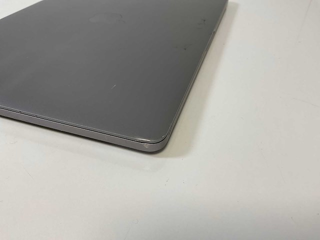 Apple macbook pro 13.3”, core(tm) i7 8th gen, 16 gb ram, 251 gb nvme laptop - afbeelding 8 van  9