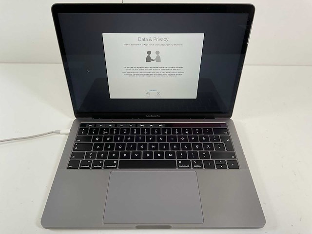 Apple macbook pro 13.3”, core(tm) i7 8th gen, 16 gb ram, 251 gb nvme laptop - afbeelding 1 van  7