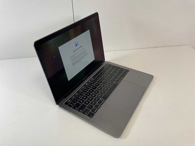 Apple macbook pro 13.3”, core(tm) i7 8th gen, 16 gb ram, 251 gb ssd laptop - afbeelding 2 van  7