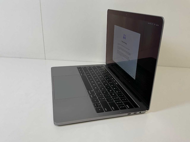 Apple macbook pro 13.3”, core(tm) i7 8th gen, 16 gb ram, 256 gb nvme laptop - afbeelding 3 van  7