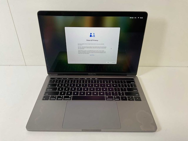 Apple macbook pro 13.3”, core(tm) i7 8th gen, 16 gb ram, 256 gb nvme laptop - afbeelding 1 van  7