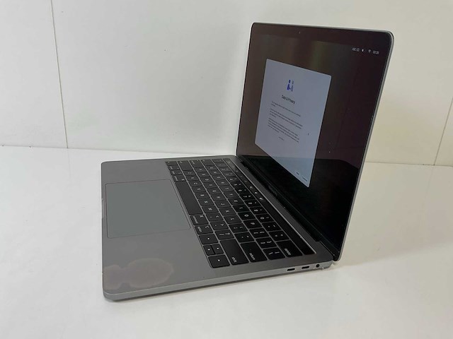 Apple macbook pro 13.3”, core(tm) i7 8th gen, 16 gb ram, 256 gb nvme laptop - afbeelding 3 van  7