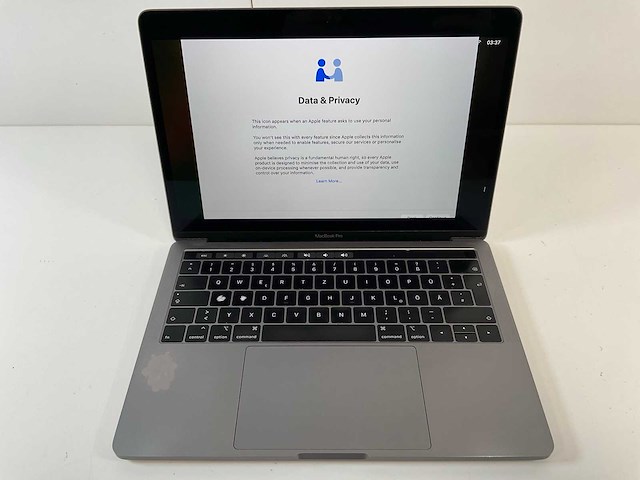 Apple macbook pro 13.3”, core(tm) i7 8th gen, 16 gb ram, 256 gb nvme laptop - afbeelding 1 van  7