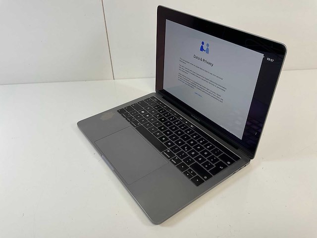 Apple macbook pro 13.3”, core(tm) i7 8th gen, 16 gb ram, 256 gb nvme laptop - afbeelding 3 van  7