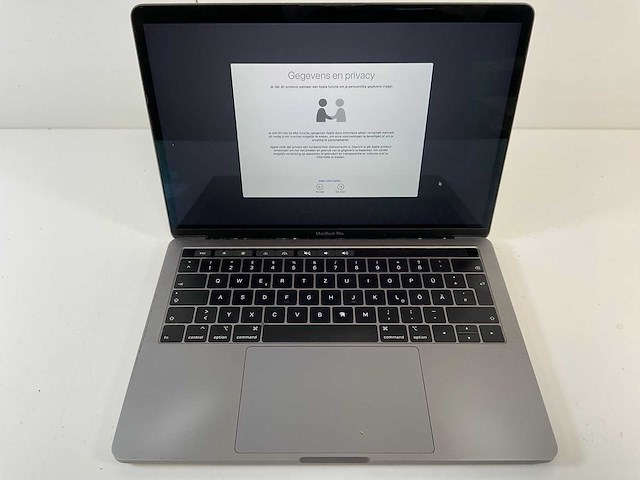Apple macbook pro 13.3”, core(tm) i7 8th gen, 16 gb ram, 256 gb nvme laptop - afbeelding 1 van  7