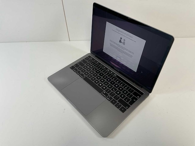 Apple macbook pro 13.3”, core(tm) i7 8th gen, 16 gb ram, 256 gb nvme laptop - afbeelding 3 van  7