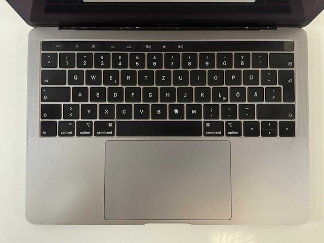 Apple macbook pro 13.3”, core(tm) i7 8th gen, 16 gb ram, 256 gb nvme laptop - afbeelding 4 van  7