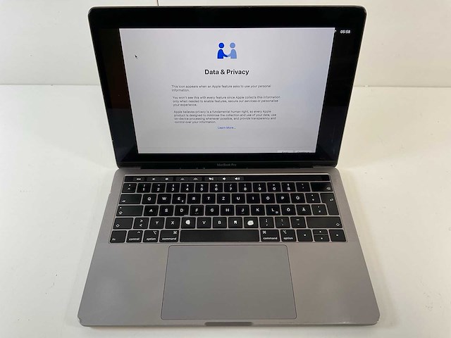 Apple macbook pro 13.3”, core(tm) i7 8th gen, 16 gb ram, 256 gb nvme laptop - afbeelding 1 van  7