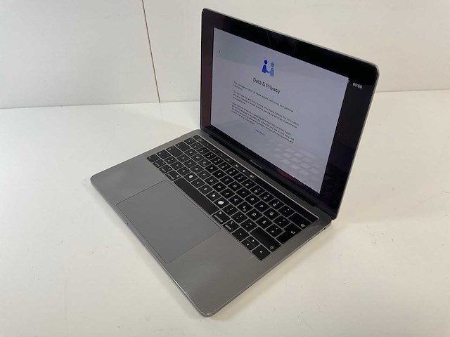 Apple macbook pro 13.3”, core(tm) i7 8th gen, 16 gb ram, 256 gb nvme laptop - afbeelding 3 van  7