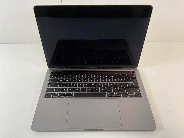 Apple macbook pro 13.3”, core(tm) i7 8th gen, 16 gb ram, 256 gb nvme laptop - afbeelding 1 van  7
