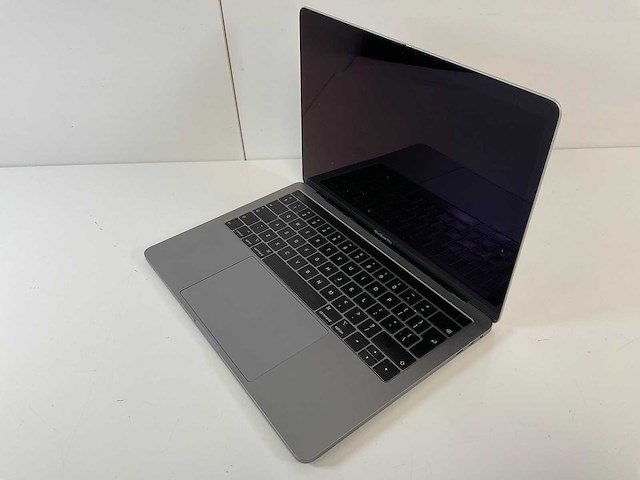 Apple macbook pro 13.3”, core(tm) i7 8th gen, 16 gb ram, 256 gb nvme laptop - afbeelding 3 van  7