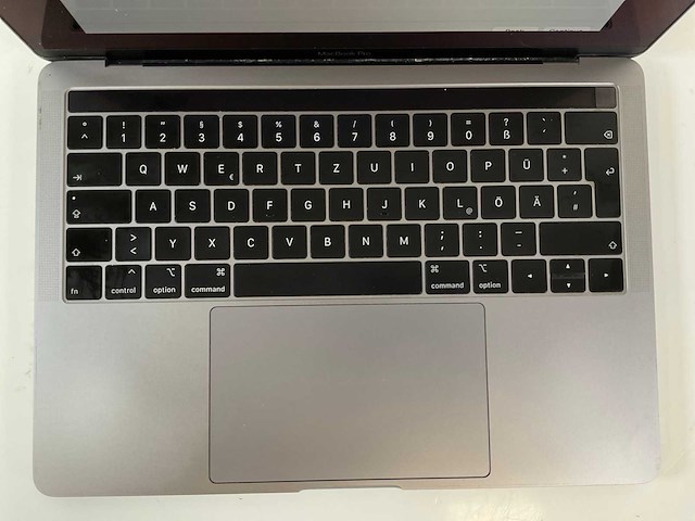 Apple macbook pro 13.3”, core(tm) i7 8th gen, 16 gb ram, 256 gb nvme laptop - afbeelding 4 van  7