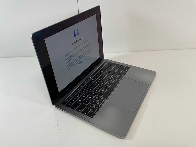 Apple macbook pro 13.3”, core(tm) i7 8th gen, 16 gb ram, 256 gb nvme laptop - afbeelding 2 van  7