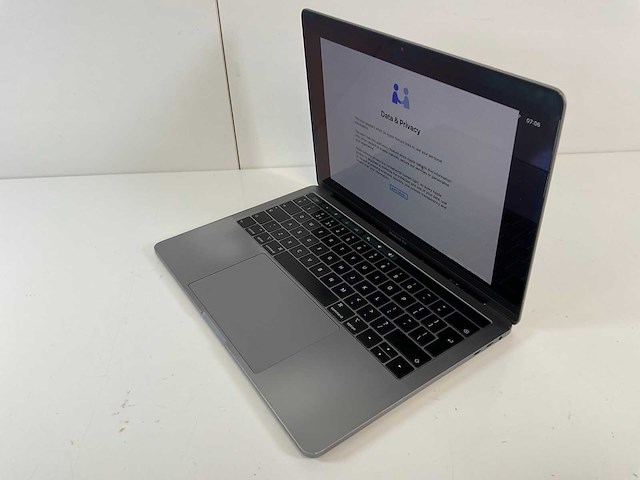 Apple macbook pro 13.3”, core(tm) i7 8th gen, 16 gb ram, 256 gb nvme laptop - afbeelding 3 van  7
