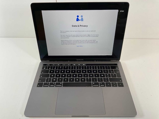 Apple macbook pro 13.3”, core(tm) i7 8th gen, 16 gb ram, 256 gb nvme laptop - afbeelding 1 van  7