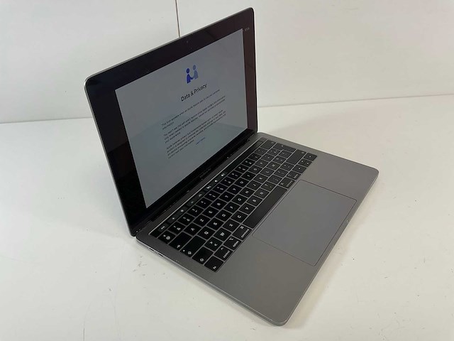 Apple macbook pro 13.3”, core(tm) i7 8th gen, 16 gb ram, 256 gb nvme laptop - afbeelding 2 van  7