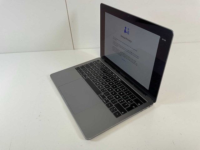 Apple macbook pro 13.3”, core(tm) i7 8th gen, 16 gb ram, 256 gb nvme laptop - afbeelding 3 van  7