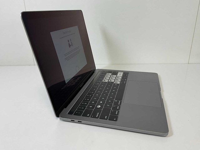 Apple macbook pro 13.3”, core(tm) i7 8th gen, 16 gb ram, 500 gb nvme laptop - afbeelding 2 van  8