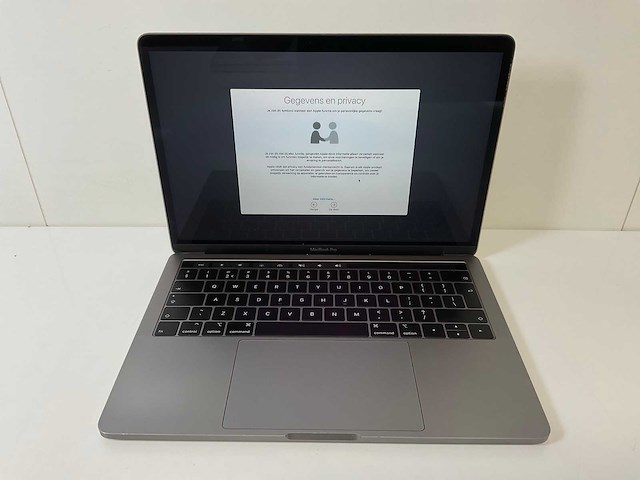 Apple macbook pro 13.3”, core(tm) i7 8th gen, 16 gb ram, 500 gb nvme laptop - afbeelding 1 van  7