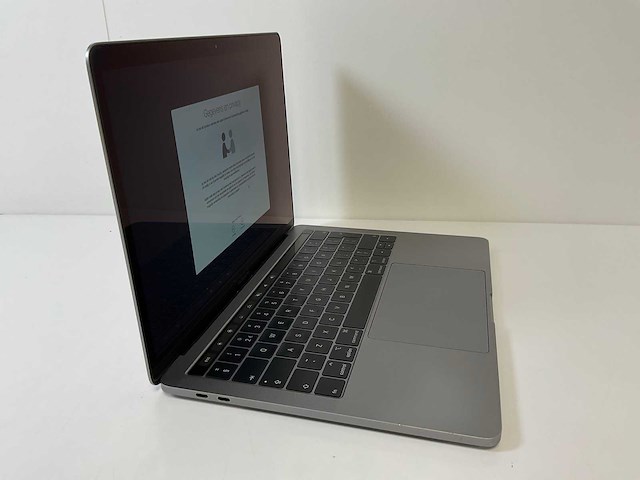 Apple macbook pro 13.3”, core(tm) i7 8th gen, 16 gb ram, 500 gb nvme laptop - afbeelding 2 van  7